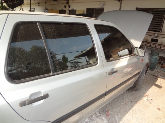 เก๋ง แอร์เย็น เกียร์ออโต้  จัดราคาตรุษจีนเท่านั้น