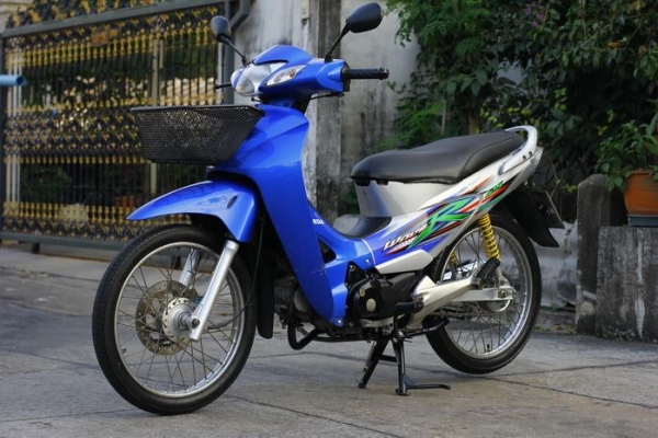 Wave 125R ปี49 สีน้ำเงิน หล่อๆ เดิมๆ Wave 125R ปี49 สีน้ำเงิน หล่อๆ เดิมๆ