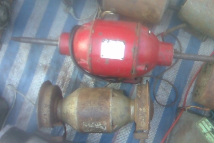 มอเตอร์แกนยาว 2 ด้านญี่ปุ่นสภาพเดิมๆครับแกนยาวเสียงนิ่มครับแรงๆครับตัวนี้ตัวสีแดงนะครับ  2700  บาทครับ  และมีหินเจียรอีกตัวครับ  1700 บาทยามาบิชิเดิมๆครับเสียงนิ่มครับราคานี้คุ้มมากครับ