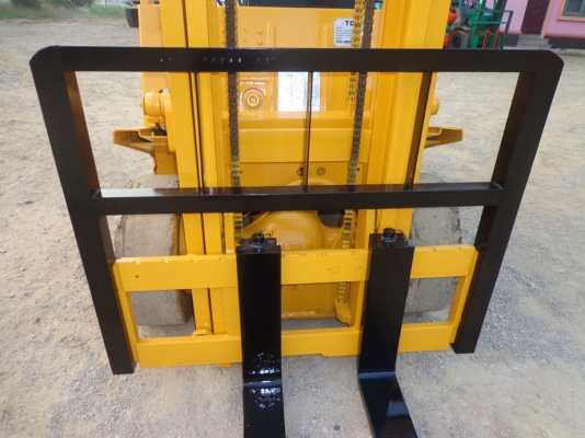 รถยก TCM FD25 Z2 เครื่องดีเซล ติดต่อคุณจิ๊ด โทร. 089-7949488