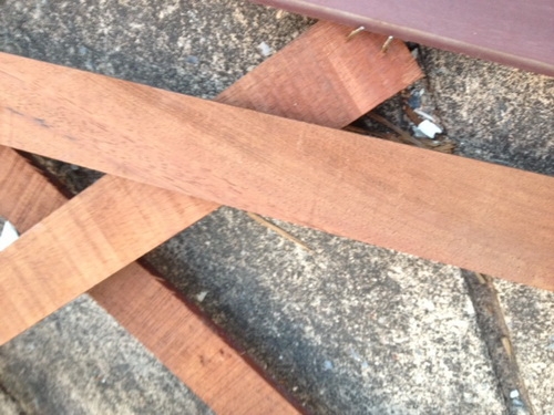 ไม้ตีฝ่าไม้แดง