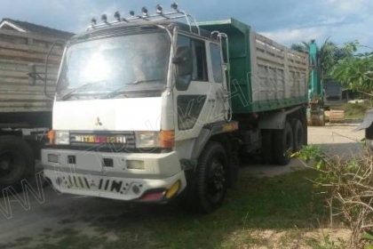 รถบรรทุกดั๊ม 10 ล้อ 2 เพลายี่ห้อ MITSUBISHI รุ่น FM527M