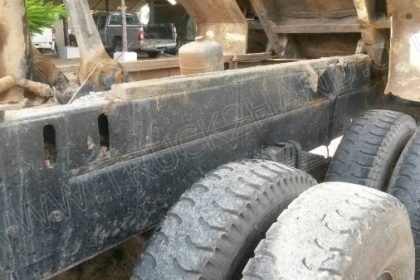 รถบรรทุกดั๊ม 10 ล้อ 2 เพลายี่ห้อ MITSUBISHI รุ่น FM527M