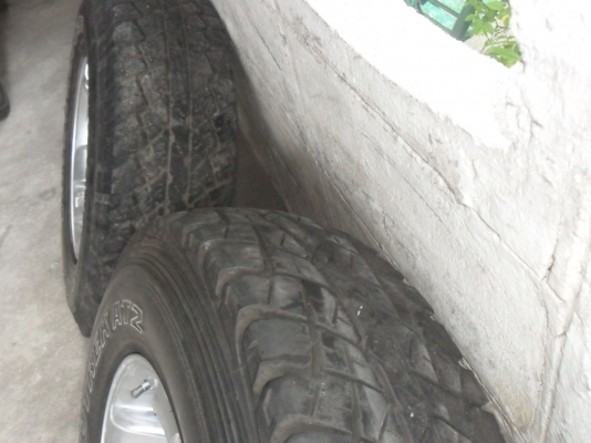 ล้อแม็ก 15นิ้ว 6รู พร้อมยาง สวยๆ 1 คู่ราคา 3800 บาท ล้อแม็ก 15นิ้ว 6รู พร้อมยาง สวยๆ 1 คู่ราคา 3800 บาท