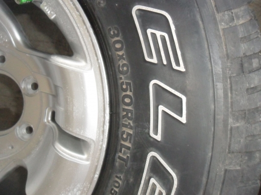 ล้อแม็ก 15นิ้ว 6รู พร้อมยาง สวยๆ 1 คู่ราคา 3800 บาท ล้อแม็ก 15นิ้ว 6รู พร้อมยาง สวยๆ 1 คู่ราคา 3800 บาท