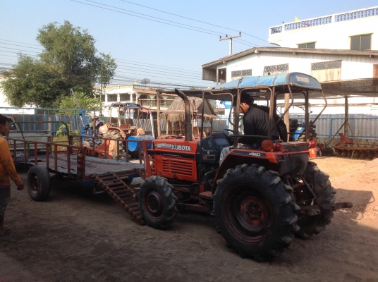 ปัญญาแทรคเตอร์มาแล้ว...จัดมาให้ครับ คูโบต้า L2605 พร้อม ใบมีด และ ผาน 5 ตามสภาพครับ