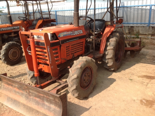 ปัญญาแทรคเตอร์มาแล้ว...จัดมาให้ครับ คูโบต้า L2605 พร้อม ใบมีด และ ผาน 5 ตามสภาพครับ