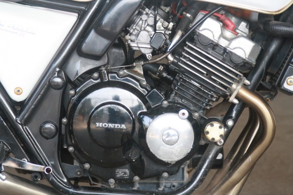 ขาย CB 400 ปี 96 ปลั๊กแดง คาร์บูไฟฟ้า สรรพสามิตแท้ ท่อเลส ปลายyoshimura 74000 ขาย CB 400 ปี 96 ปลั๊กแดง คาร์บูไฟฟ้า สรรพสามิตแท้ ท่อเลส ปลายyoshimura 74000