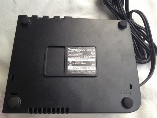 แท่นชาร์จรุ่นใหม่บางกว่าชาร์จเร็วกว่าเดิม Makita DC18RC S สำหรับชาร์จแบ็ต 7.2-18V