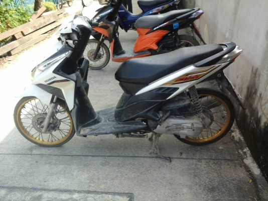 Click i ปี 53 สีขาว รถบ้าน เครื่องแน่น ไม่หลวม ไม่มีควันขาว