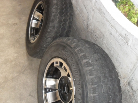 ล้อแม็ก 15นิ้ว 5รู114 พร้อมยาง สวยๆ 1 คู่ ราคา 3700 บาท