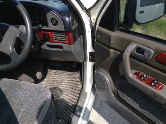 ขาย MUSSO SSANGYONG 620EL ปี2000 สีขาว เกียร์AUTO ขาย MUSSO SSANGYONG 620EL ปี2000 สีขาว เกียร์AUTO