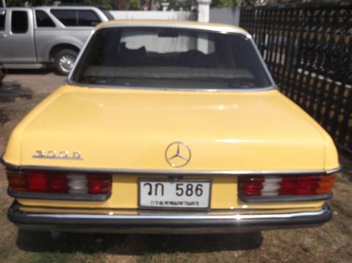 ขายขาดทุน BENZ 240D เกียร์ธรรมดาW123 สีใหม่เอี่ยมทั้งคัน ช่วงล่างทำมาใหม่หมด