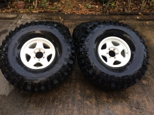 ขายยาง super swamper IROK 39ดอกเต็ม หนวดยางยังอยู่ พร้อมล้อ BRADLEY