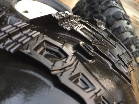 ขายยาง super swamper IROK 39ดอกเต็ม หนวดยางยังอยู่ พร้อมล้อ BRADLEY