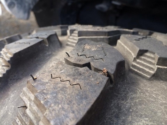 ขายยาง super swamper IROK 39ดอกเต็ม หนวดยางยังอยู่ พร้อมล้อ BRADLEY