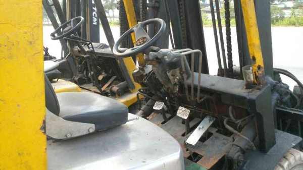 ฝากขายถูกๆ รถยก TCM Z5 น้ำหนักยก 3 ตัน เสาสูง 4 เมตร งาหมุน เครื่องดีเซล เกียร์ออโต้ ฝากขายถูกๆ รถยก TCM Z5 น้ำหนักยก 3 ตัน เสาสูง 4 เมตร งาหมุน เครื่องดีเซล เกียร์ออโต้