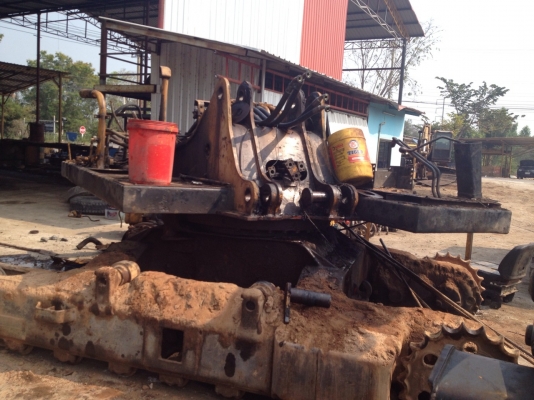 ขายครับ อะไหล่ KOMATSU 200-1 ทั้งคัน สภาพสวยๆ  สนใจชิ้นไหนโทรสอบถามได้นะครับ