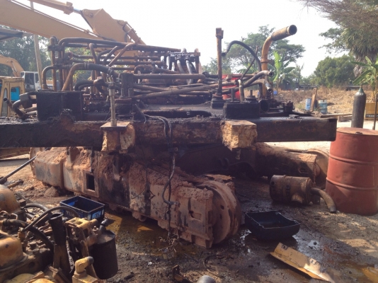 ขายครับ อะไหล่ KOMATSU 200-1 ทั้งคัน สภาพสวยๆ  สนใจชิ้นไหนโทรสอบถามได้นะครับ