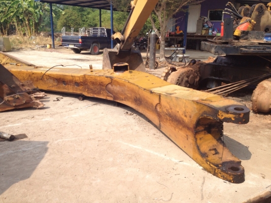 ขายครับ อะไหล่ KOMATSU 200-1 ทั้งคัน สภาพสวยๆ  สนใจชิ้นไหนโทรสอบถามได้นะครับ