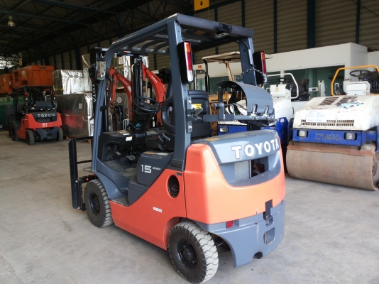 ขาย Toyota ขนาด 1.5 t LPG มือสองสภาพดีเหมือนใหม่ สนใจโทร 083 081 2889