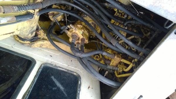 PC120-5 คอนโทนสั้นเดิมๆ ตูดแดงสีเดิม มีเล่มทะเบียน เอวแน่น ปั้มแรง เครื่องดี.. PC120-5 คอนโทนสั้นเดิมๆ ตูดแดงสีเดิม มีเล่มทะเบียน เอวแน่น ปั้มแรง เครื่องดี..