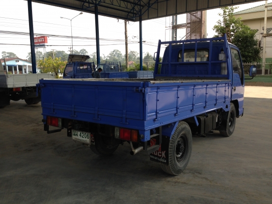 ISUZU NKR 4 ล้อ ปี 2547 100 แรงเทอร์โบ
