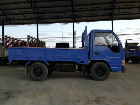 ISUZU NKR 4 ล้อ ปี 2547 100 แรงเทอร์โบ