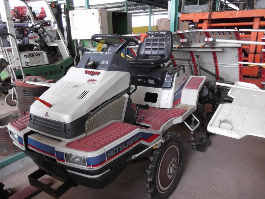 รถดำนา Mitsubishi  รุ่น MPR55  จำนวน 5 แถว