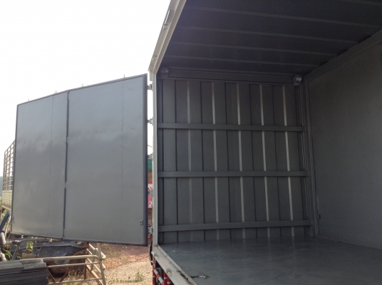 ขายตู้10 บาน (ไม่มีเสากลาง) สภาพใหม่เอี่ยม (ต่อมายังไม่ได้ใช้งาน) สูง2.4 เมตร กว้าง 2.3 เมตร ยาว 6 เมตร ราคา 125,000 ขายตู้10 บาน (ไม่มีเสากลาง) สภาพใหม่เอี่ยม (ต่อมายังไม่ได้ใช้งาน) สูง2.4 เมตร กว้าง 2.3 เมตร ยาว 6 เมตร ราคา 125,000