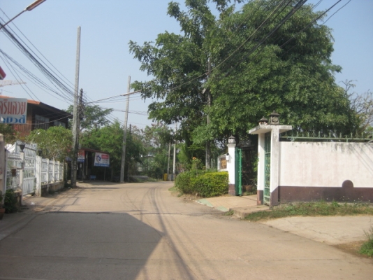 ขายบ้านใกล้โลตัส 1 ถนนมิตรภาพ 300 m สี่แยกอุดร-หนองคาย 121 ตรว.