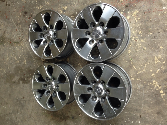 ขายแม็กขอบ 15 toyota 6 รู