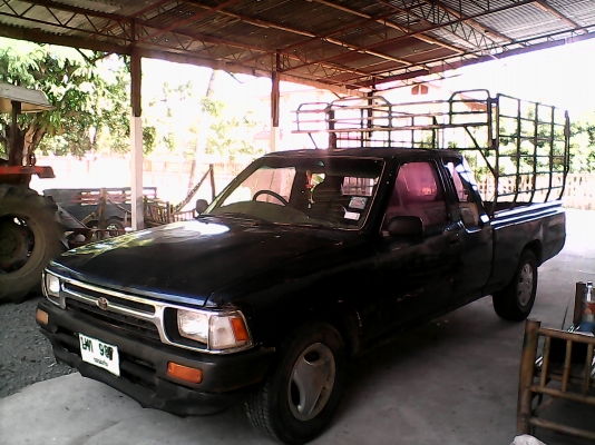 ขายกระบะโตโยต้าปี33 เครื่องดีราคาถูก!!!(ต้องการขายด่วนครับ)คุณบอยไม่สามารถมารับได้ครับ ขอขายต่อ