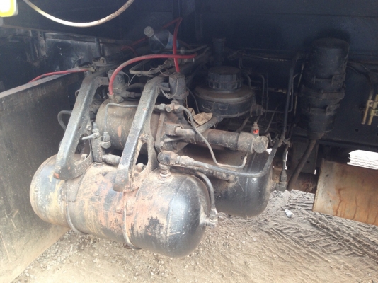 ต้องการขายรถสิบล้อดัมพ์FXZ 210hp เกียร์ฟุลเล่อร์ช่วงล่างใหญ่เเน่น ต้องการขายรถสิบล้อดัมพ์FXZ 210hp เกียร์ฟุลเล่อร์ช่วงล่างใหญ่เเน่น