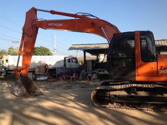 รถขุด HITACHI ZX200