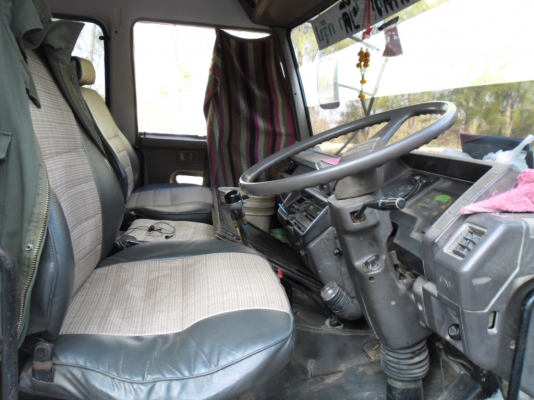 ขายรถบรรทุก MITSUFUSO TURBO TF 6XXX สภาพพร้อมใช้ทะเบียนเต็มแอร์เย็นเครื่องดีคัสซีสวย