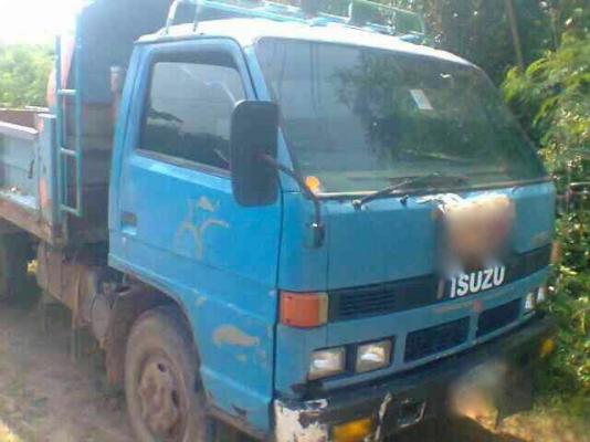 รถอีซูซุ 6 ล้อดั้ม NPR 115 แรงม้า. สนใจติดต่อ 081 - 6079515