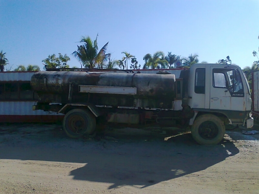 รถน้ำ HINO KR140 140 แรงม้า บรรทุกน้ำ 8,000 ลิตร ลดราคาเหลือเพียง 180,000 บาท