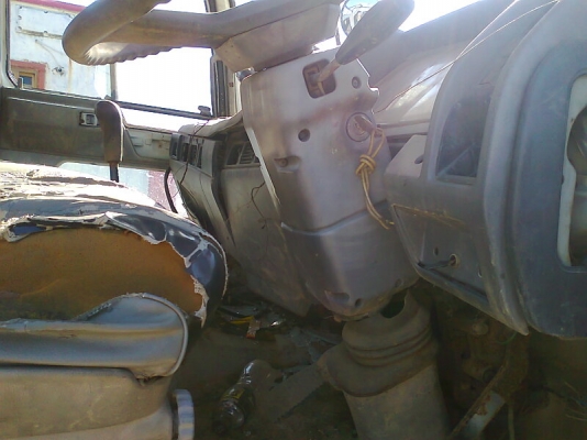 รถน้ำ HINO KR140 140 แรงม้า บรรทุกน้ำ 8,000 ลิตร ลดราคาเหลือเพียง 180,000 บาท