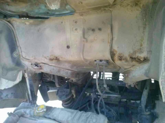 รถอีซูซุ 6 ล้อดั้ม NKR 88 แรงม้า ปี 37  สนใจติดต่อ 081 - 6079515