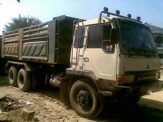 รถมิตซู 10 ล้อดั้ม 220 แรงม้า.  สนใจติดต่อ 081 - 6079515