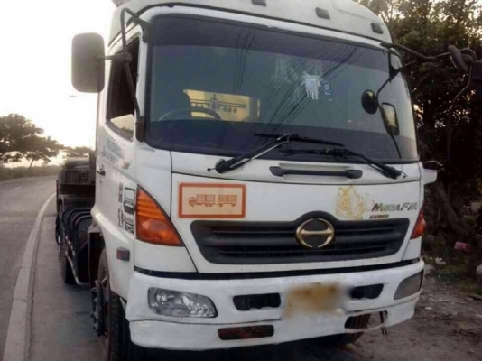 รถฮีโน่ 10 ล้อ หัวลาก 260 แรงม้า. ปี 48  ( มีขาย 2 คัน. )  สนใจติดต่อ 081 - 6079515