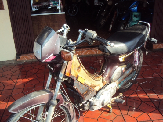 ขายรถซูซูกิสปรินเตอร์100มีทะเบียนชุดโอนสนใจติดต่อสรกฤช091-8892274