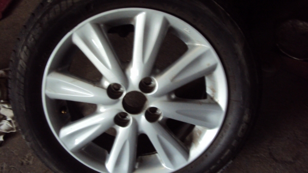 ขายแม็ก15พร้อมยาง185 60 15 มี1วง1400บาท