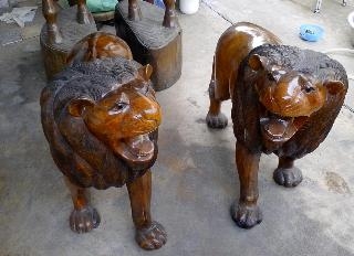 ขายม้าคู่แกะสลักจากไม้จามจุรีทั้งต้น งานเก่าอายุ 50 กว่าปี