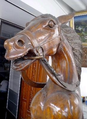 ขายม้าคู่แกะสลักจากไม้จามจุรีทั้งต้น งานเก่าอายุ 50 กว่าปี