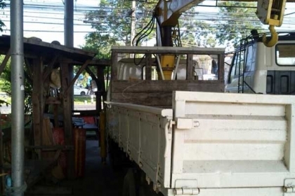 รถบรรทุก ISUZU 100 แรง