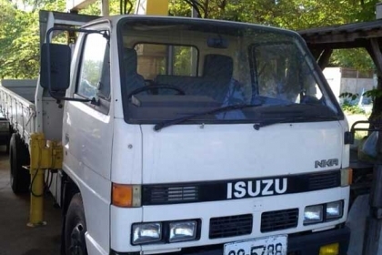 รถบรรทุก ISUZU 100 แรง
