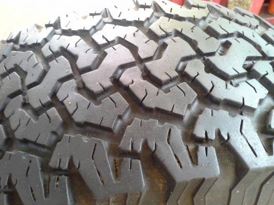 ขายยางBF31/10.5/15 ปี10 ขายยางBF31/10.5/15 ปี10