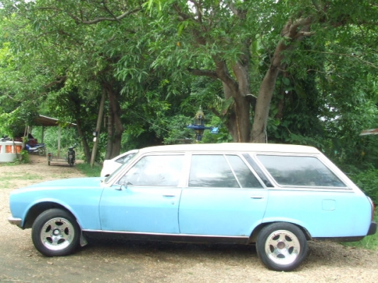 ขายเปอโยต์แวน 504 ตัวนอกเบาะหนัง 3 แถว 85000 บาท ขายเปอโยต์แวน 504 ตัวนอกเบาะหนัง 3 แถว 85000 บาท